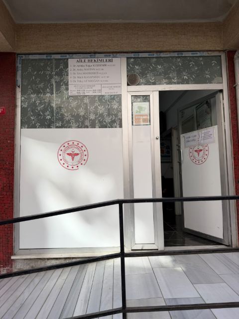 Merkez girişi ve engelli rampası