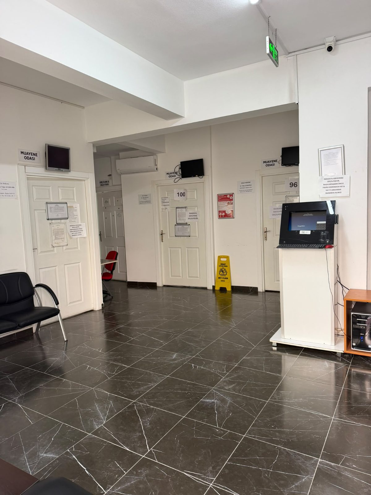 Merkezimizin bekleme salonu